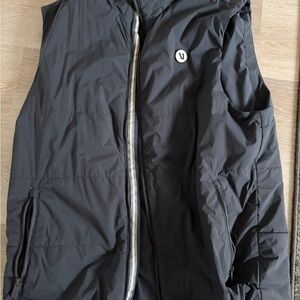 Vuori Men's Black Puffer Vest